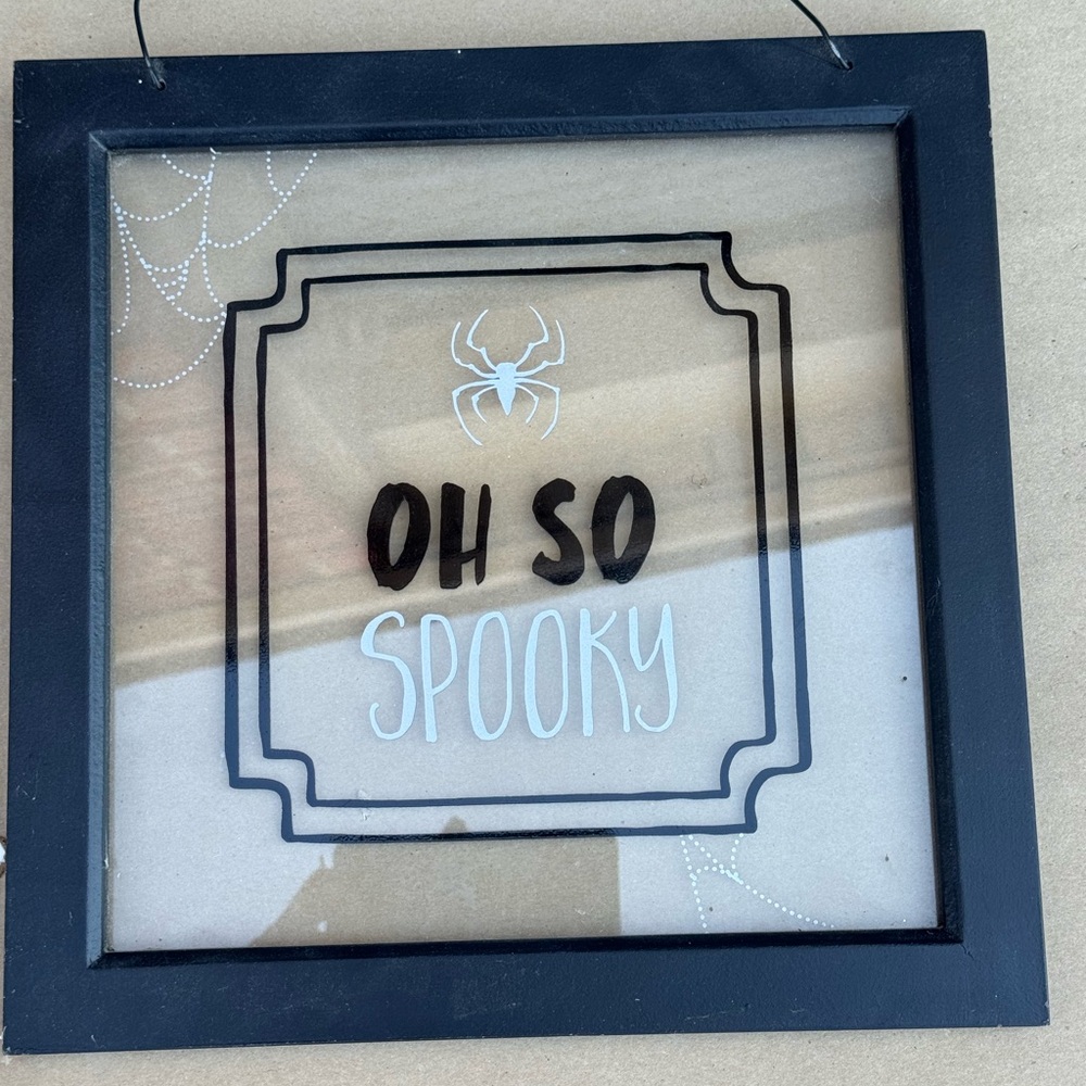 Black and White 'Oh So Spooky' Wall Decor